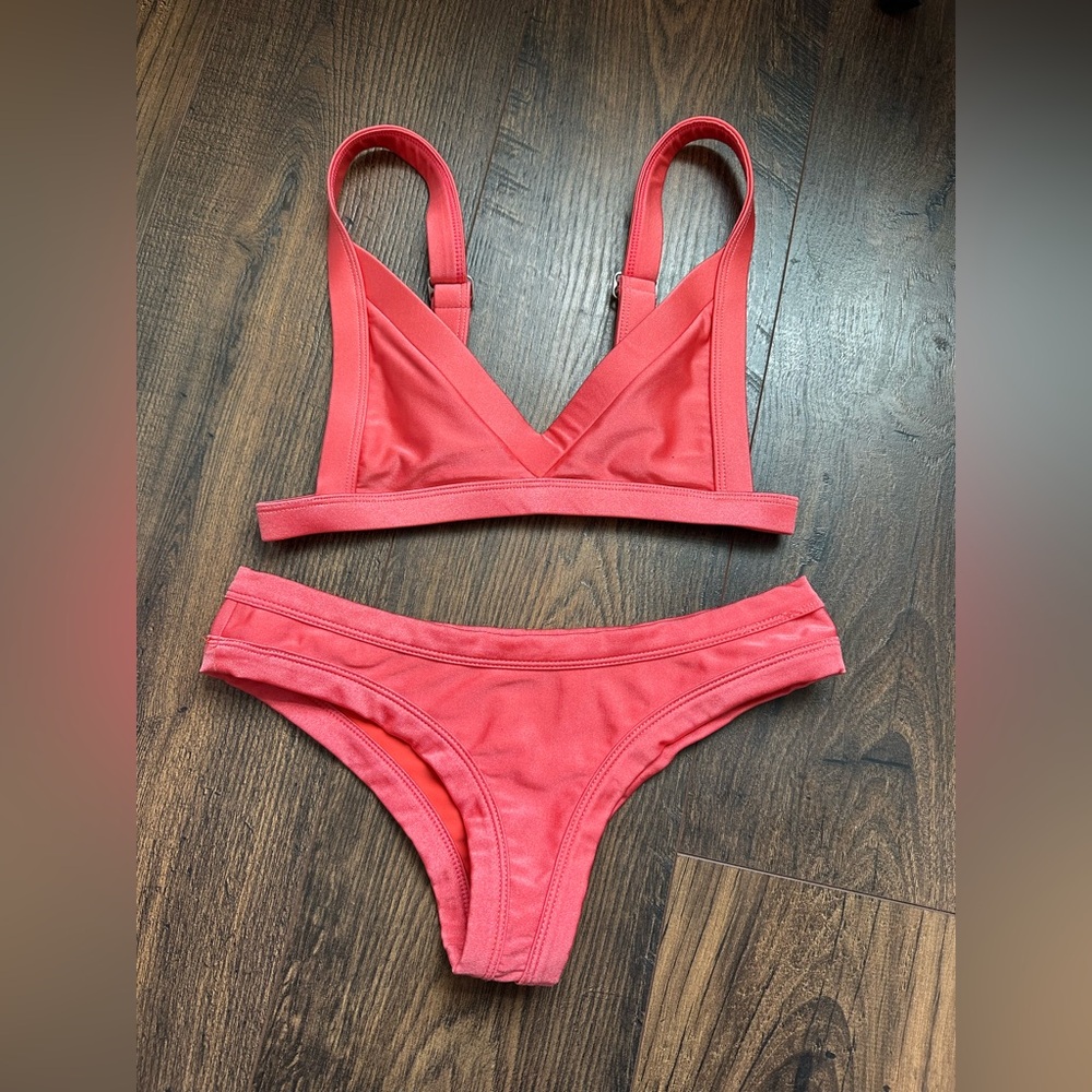 FAE Swim Women’s Matching Bikini Set Lais Top Lluka Bottom Coral Size S